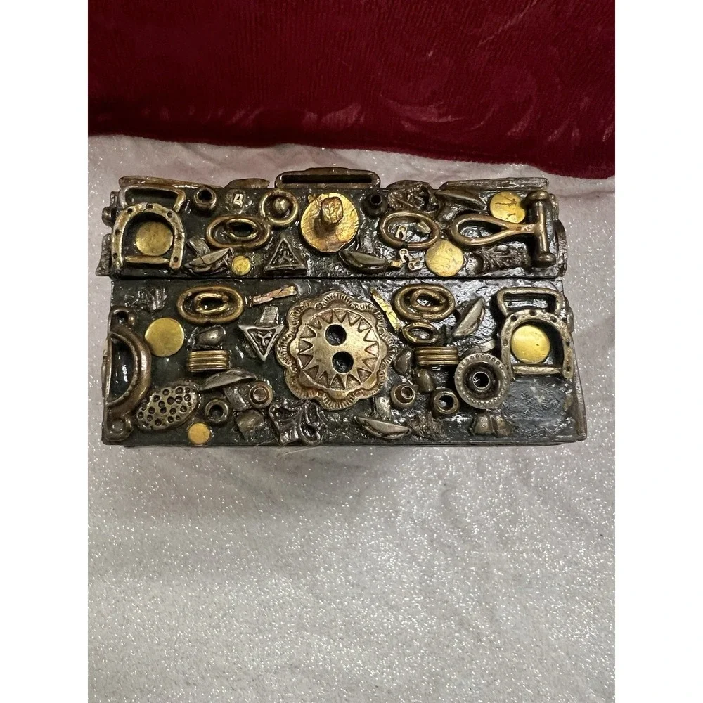 UNIQUE VINTAGE TRINKET BOX A LITTLE OF ALL‎ 4.5 X 3.5 (1505)